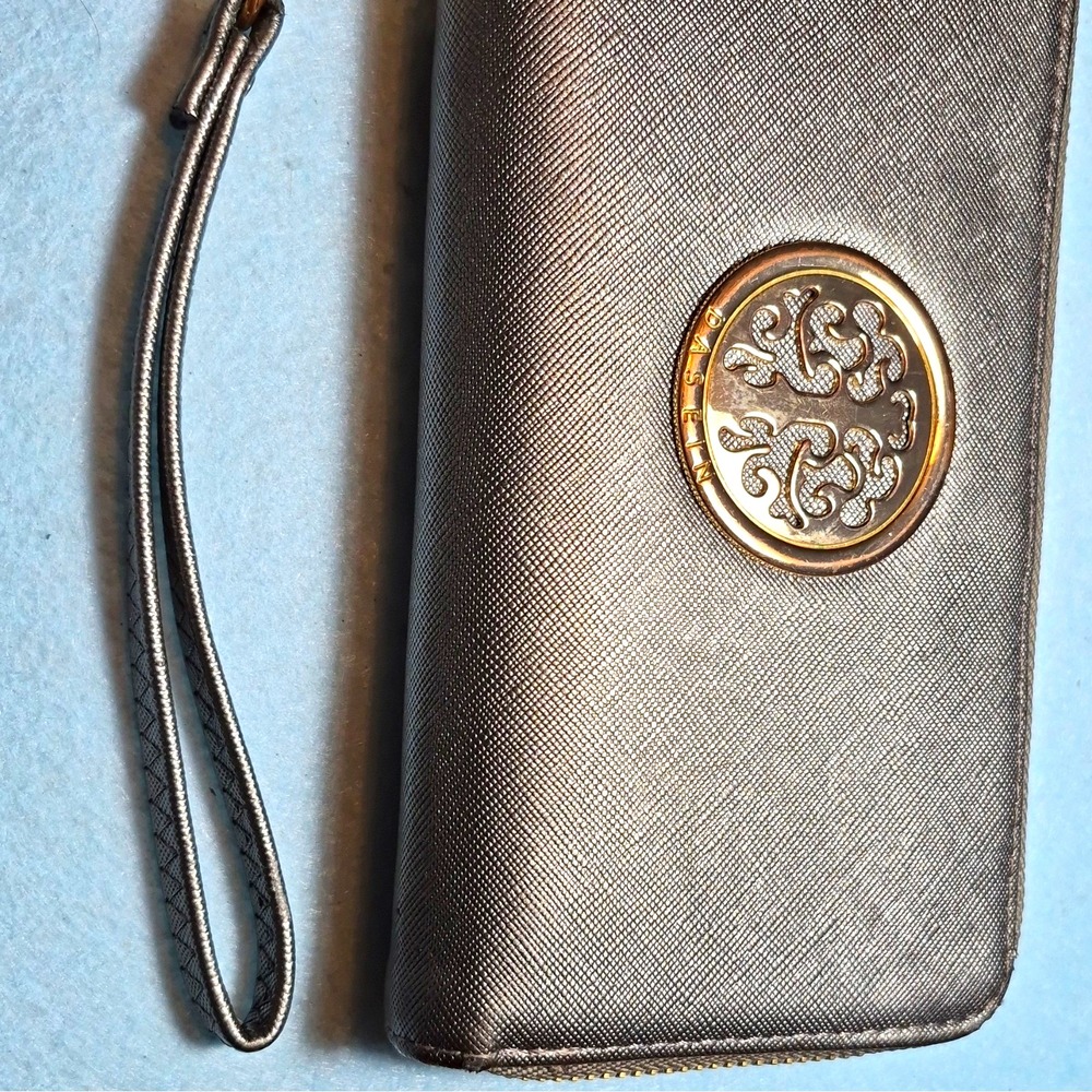 Dashing pewter Women's Solid Wristlet Zip Wallet w/ Credit Card Slots Folding